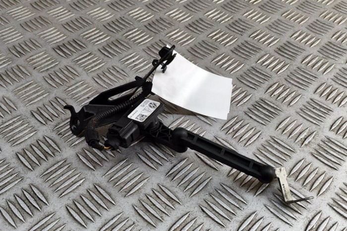 Senzor de nivel &icirc;nălțime st&acirc;nga față AUDI E-TRON GT 2023 OEM: 9J1616213 31457081