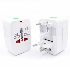 Adaptor universal priză &ndash; compatibil EU/UK/US/JP/CH/AUS/TH &ndash; cu siguranță și protecție la supratensiune