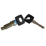 Yala usa Mercedes Sprinter 1995-2006; Vito W638 1996-2003; Vw LT 1996-2005 usa Fata si Spate, stanga = dreapta, butuc usa 05133521AA
