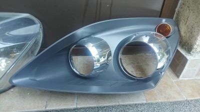 Rama far st&amp;acirc;nga Opel Zafira B foto