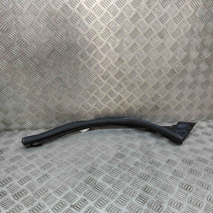 Garnitura ușă st&acirc;nga față ASTON MARTIN DB11 2022 OEM: KY53-L20709-A