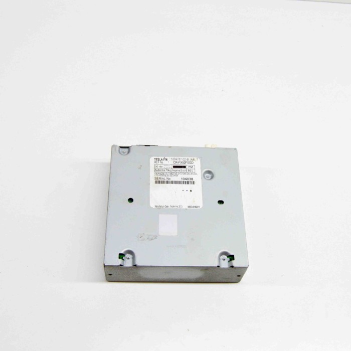 Unitate radio CD TESLA MODEL S 2014 OEM: 1004787-02-B