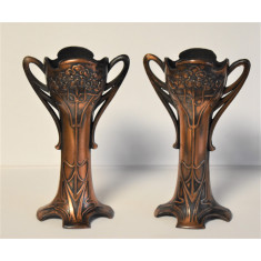 Doua vaze pentru flori de primavara Art Nouveau - din metal - model floral