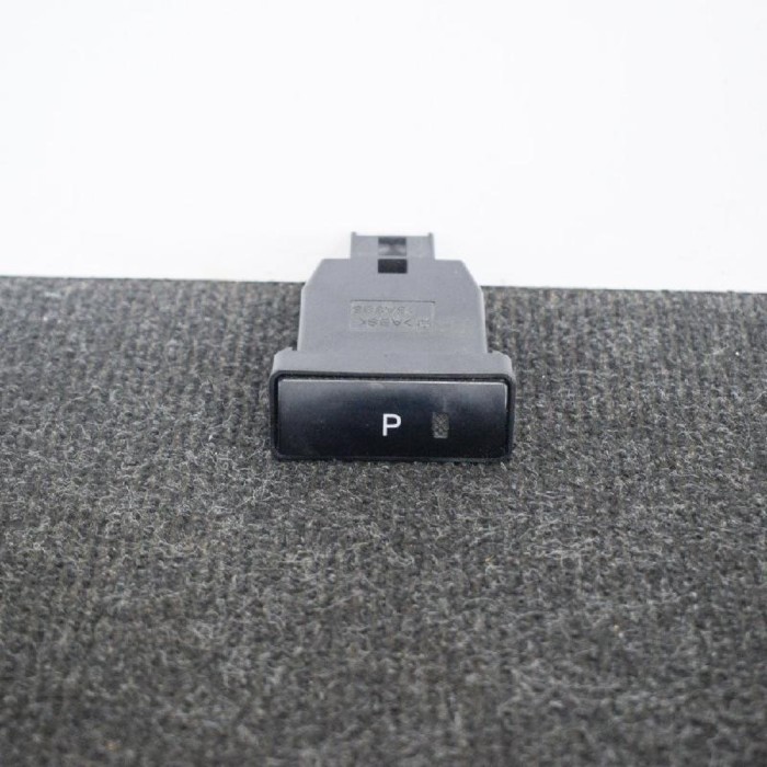 Buton fr&acirc;nă de m&acirc;nă TOYOTA PRIUS Hatchback _W2_ 2007 OEM: 15A685 10416995