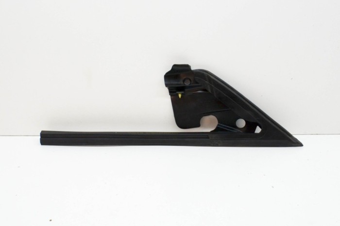 Chedar geam ușă dreapta față TESLA MODEL Y 2020 OEM: 1500067-00-B 13828598