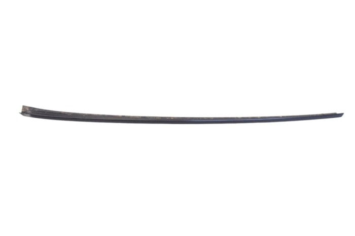 Ornament vertical parbriz st&acirc;nga PORSCHE CAYENNE 9PA 2007 26245445