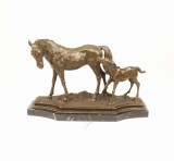 Iapa cu manz-statueta din bronz cu un soclu din marmura BR-1