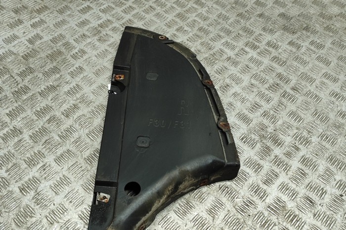 Scut motor dreapta spate BMW 3 F30, F80 2016 OEM: 7258048 26569295