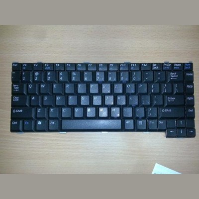 Tastatura laptop second hand Dell Inspiron 1000 Layout foto