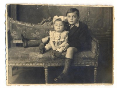 AD 1716 C.P.VECHE - COPII IN STUDIO DE EPOCA foto