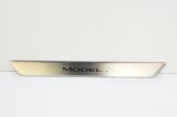 Ornament prag dreapta față TESLA MODEL 3 2020 OEM: 1504763-00-A 13628435