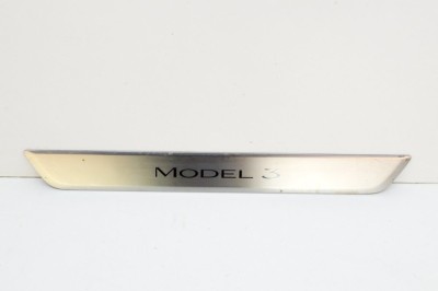 Ornament prag dreapta față TESLA MODEL 3 2020 OEM: 1504763-00-A 13628435 foto