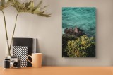 Tablou Canvas, "St&acirc;nci solitare &icirc;n mare turcoaz", Ocean, St&acirc;nci, Valuri, Verdeață, Apus., 26 x 39 cm, CMCLASS