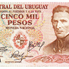 Uruguay 5 Nuevos Pesos pe 5 000 Pesos 1975 P-57 Seria 05900273