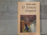 O femeie singura de Regine Andry