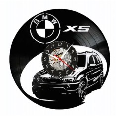 BMW X5- ceas de perete