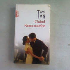 CLUBUL NOROCOASELOR - AMY TAN