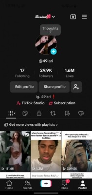 V&amp;acirc;nd cont de tiktok cu 29,9k urmaritori si 1.6M like uri foto