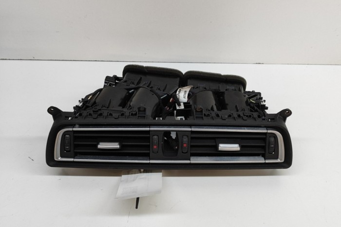 Gura de ventilație planșa de bord BMW 7 F01, F02 2010 OEM: 9115860 29812773