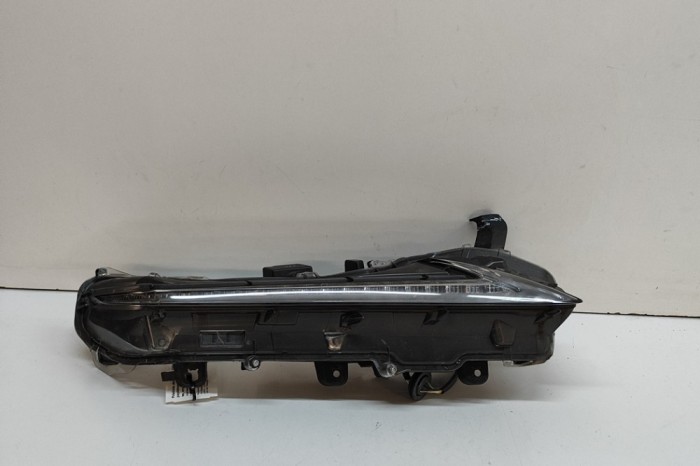 Proieitor suplimentar dreapta față LEXUS NX _Z1_ 2020 OEM: 81610-78090 31565234