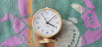 CEAS SLAVA 11 RUBINE , MADE IN USSR , FUNCTIONEAZA , CITITI DESCRIEREA !! foto