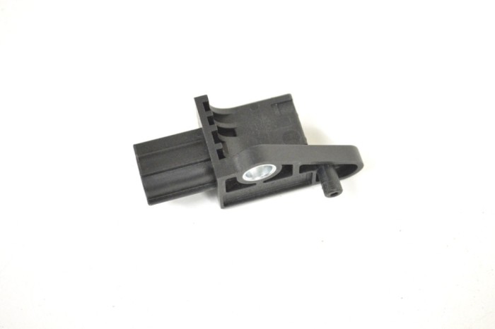 Senzor de impact st&acirc;nga față PORSCHE PANAMERA 970 2013 OEM: 97061822102 11822793