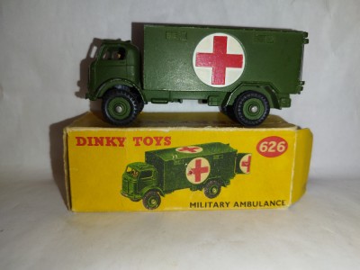 bnk jc Dinky 626 Military Ambulance - in cutie foto