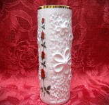 VAZA PORTELAN MITTERTEICH BAVARIA CU DECOR FLORAL IN RELIEF SI TRANDAFIRI 20.5 CM