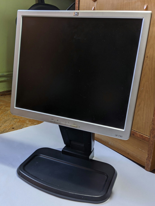 Monitor HP 1740, 1280x1024 rezolutie, 17 inchi, intrari DVI, VGA