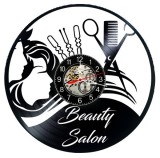 Ceas de perete decorativ realizat din disc de vinil, Model Beauty Salon Foarfeca Pieptene Coafura, Negru, 30 cm