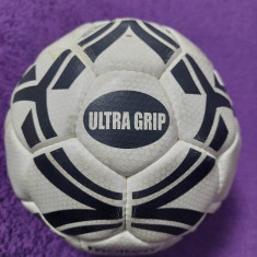 minge/mingie fotbal veche,minge,Molten,minge veche oficiala ULTRA GRIP,putin fol