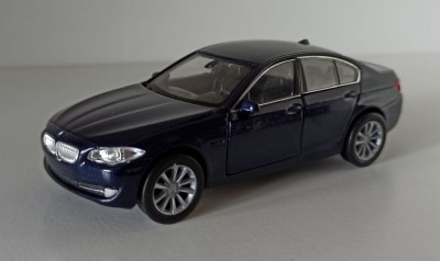 Macheta BMW 535i seria 5 (F10) 2010 albastru - Welly 1/36 foto