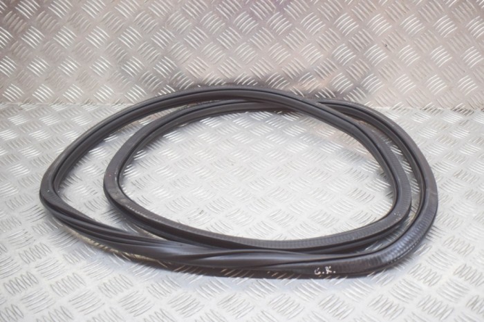 Garnitura ușă st&acirc;nga spate AUDI Q3 F3 2019 OEM: 83A833721B,83A833722B | 13153229