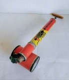 Pompa pentru insecticid cu design retro - Ambalajul Metalic Timisoara, 1969