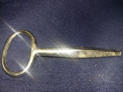 cheie speciala pentru cutie gaze,panouri electrice,dulapuri speciale,T.GRATUIT foto
