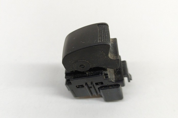 Buton geam ușă dreapta față ISUZU D-MAX II TFR, TFS 2014 OEM: 8974175310 27549459