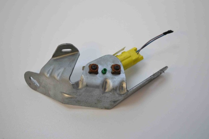 Senzor de impact lateral dreapta VW GOLF V 1K1 2006 OEM: 1K0972320B,1K0909606C | 2266964