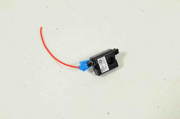 Amplificator de antena BMW 3 F30, F80 2016 OEM: SY9231466