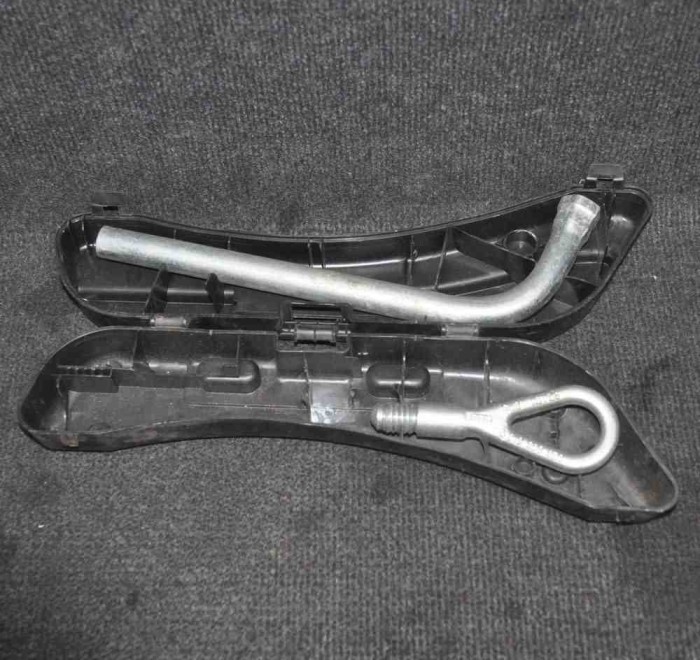 Cheie de piulițe roata AUDI A4 8EC, B7 2007 OEM: 8E0012111A 2230954