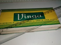 CUTIE VINGA -BOMBOANE DE CIOCOLATA CU CREMA DE VANILIE , ANII 70 foto