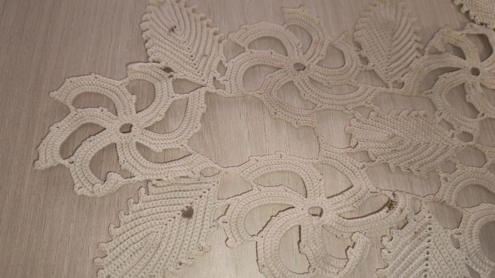 MILEU MACRAME VECHI LUCRAT MANUAL , APROX 55 CM X 25