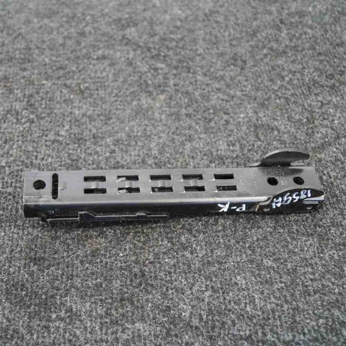 Reglaj &icirc;nălțime centura st&acirc;nga față VW PASSAT Variant B6 3C5 2006 OEM: 1T0857819 2392348