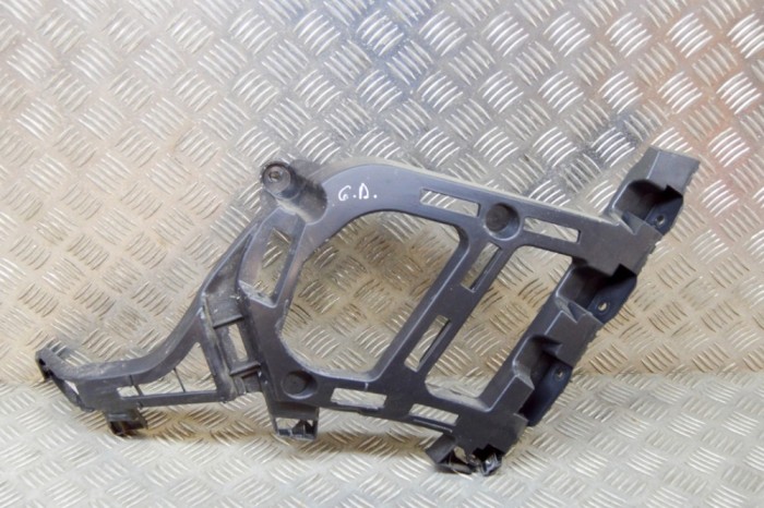 Suport bara de protecție dreapta spate PEUGEOT 3008 SUV 2018 OEM: 9811280380 17185848