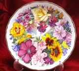 FARFURIE DECORATIVA PORTELAN ROYAL ALBERT BRADEX EDITIE LIMITATA CU CERTIFICAT BIRTHDAY BOUQUET