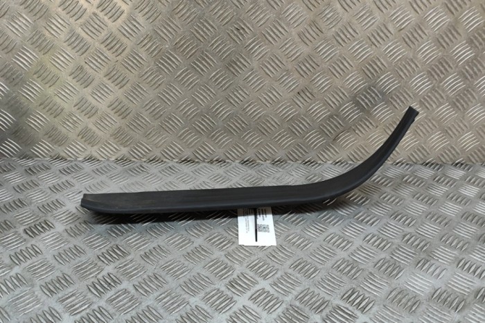 Ornament prag st&acirc;nga spate NISSAN NP300 NAVARA Pick-up D23 2017 OEM: 769B7-4KJ1A | 30335007