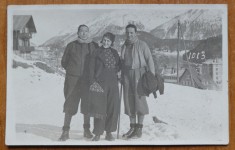 Carte postala tip fotografie cu Nicolae Titulescu si sotia sa, cu dedicatia olografă a diplomatului catre Marioara Cuclelis, nepoata sa, 1931
