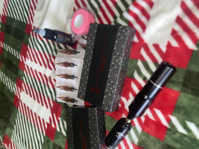 V&acirc;nd mașină de Tattoo &icirc;n stare impecabilă