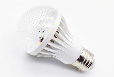 Bec 12V 7W Cu Fasung E27 Pentru Rulote, Sisteme Solare Sau Camping foto