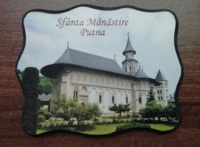 D1 - Magnet frigider - tematica turism - Manastirea Putna - Romania 28 foto