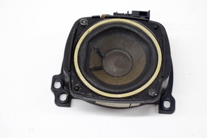 Difuzor ușă dreapta spate AUDI A8 D3 4E2, 4E8 2003 OEM: 4E0035411G 13940621